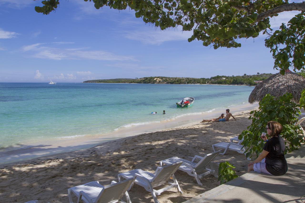 Paradise Island Beach Resort Punta Rucia Extérieur photo
