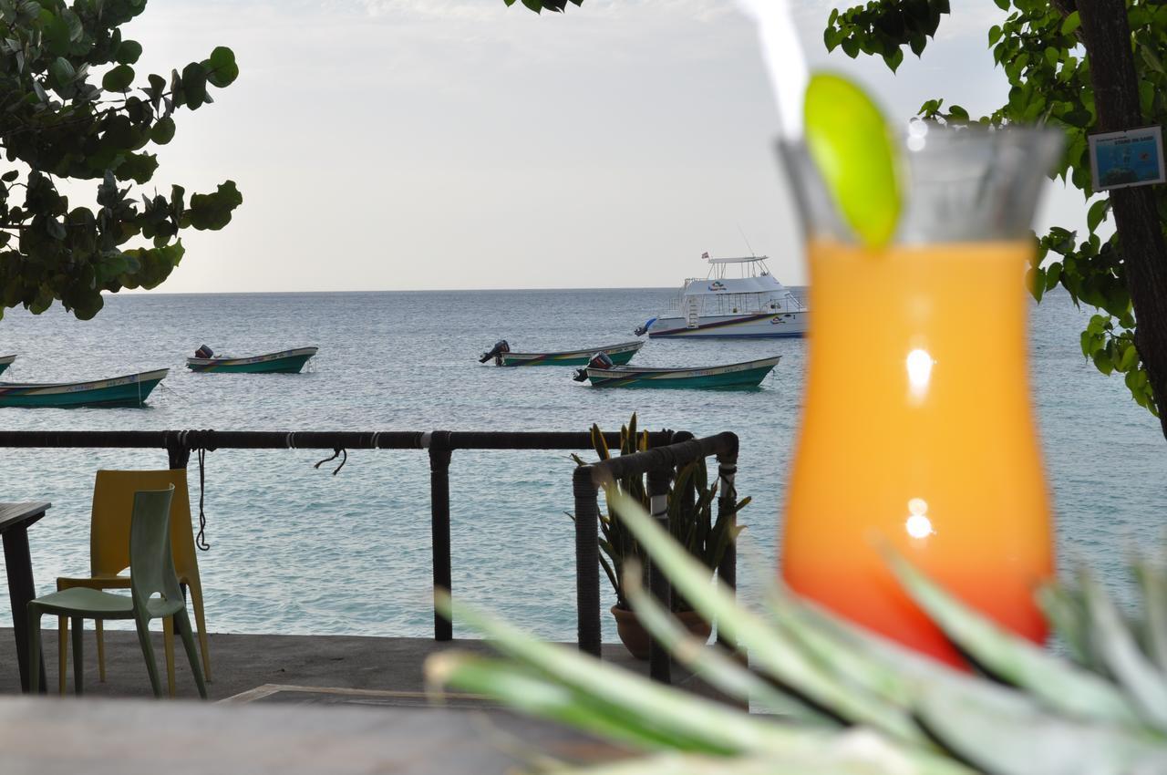 Paradise Island Beach Resort Punta Rucia Extérieur photo